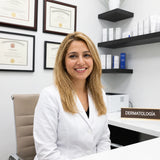 Dermatóloga certificada por la junta médica